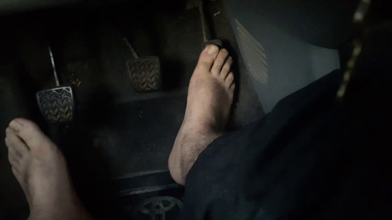 driving barefoot - YouTube