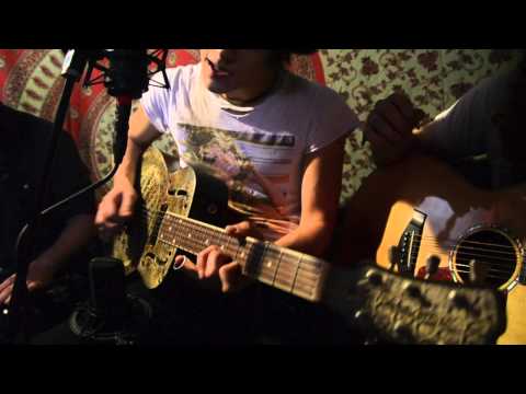 Tyler Bryant & the Shakedown - "Lipstick Wonder Woman" Acoustic
