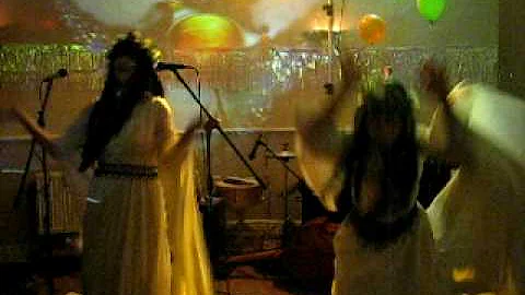 Sandra and Michelle Dancing to Spirit In The Sky