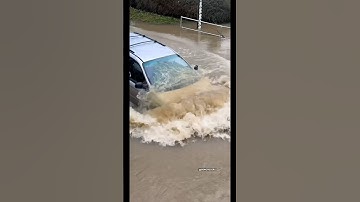 Best Thing For That…😬🤦🏻‍♂️ #BrokenDown #Fails #FloodedEngine #Failed #FloodingUK #CarFails #FYP