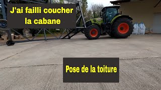 À temps perdu la cabane avance...mise en place des panneaux sandwich en toiture.