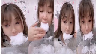 BITES ONLY super dry,soft white ice eating😳😭❄️mouthwatering🤤#whiteice #iceeating اكل ثلج ابيض جاف screenshot 4