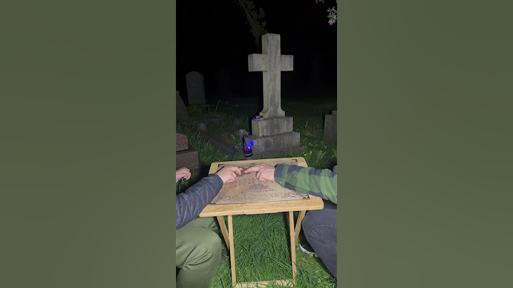 OUIJA BOARD IN A GRAVEYARD, ARE GHOSTS REAL? #ouijaboard #graveyard #ghosthunting #ghosts  #ouija