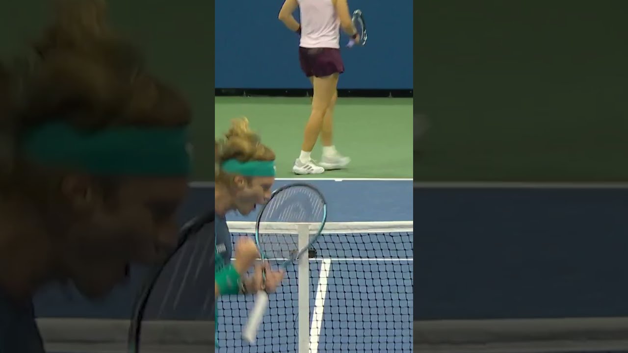 EVERYONE needs a partner like Rublev! 🤣