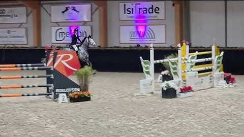 Checkpit Van Beek 7y old class 1.35m Peelbergen. Checkter x Balous Belinni 