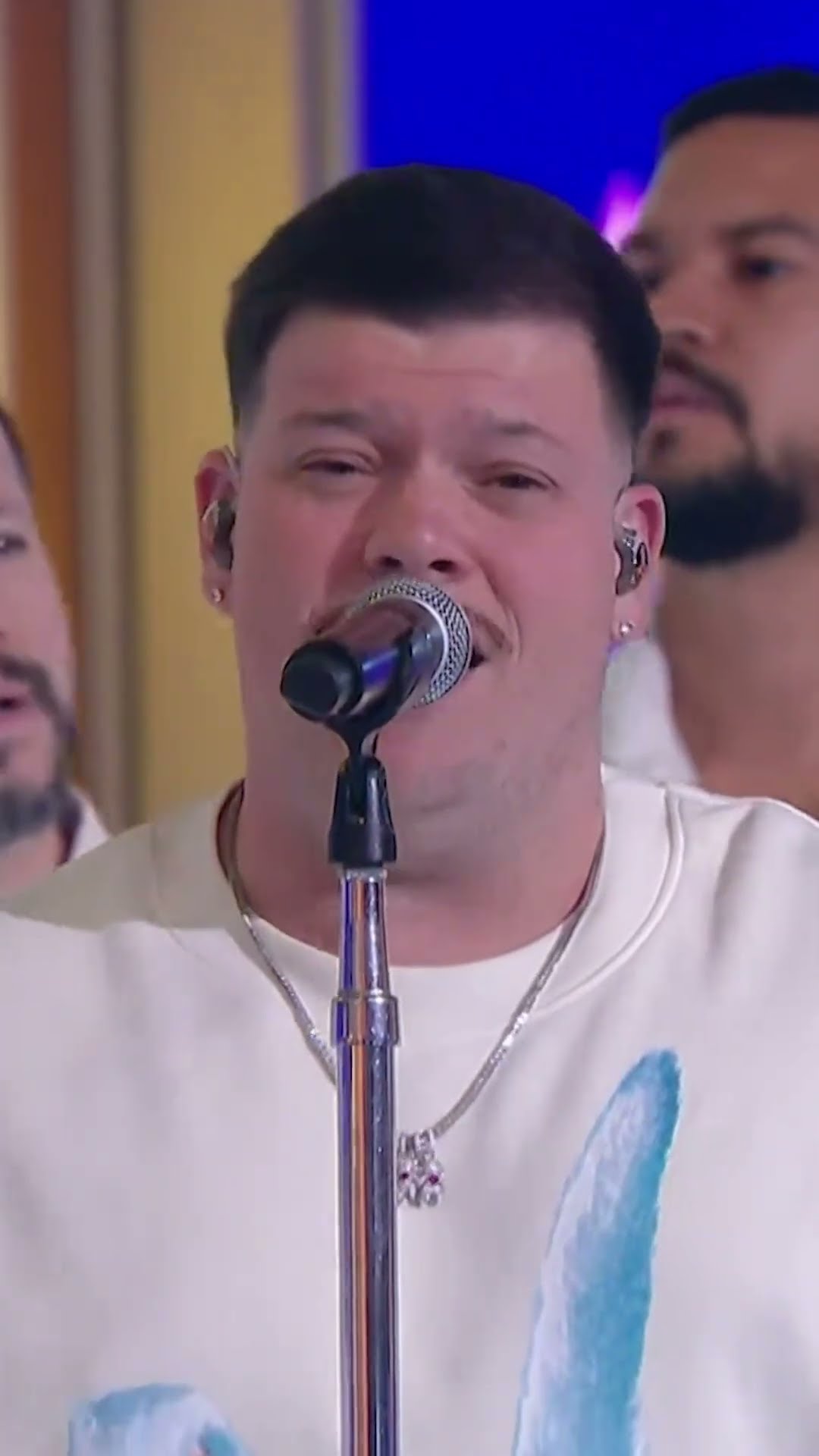 Sábado foi ao ar minha participação no SBT Sábadou com Virginia com muita conversa e música ❤‍?