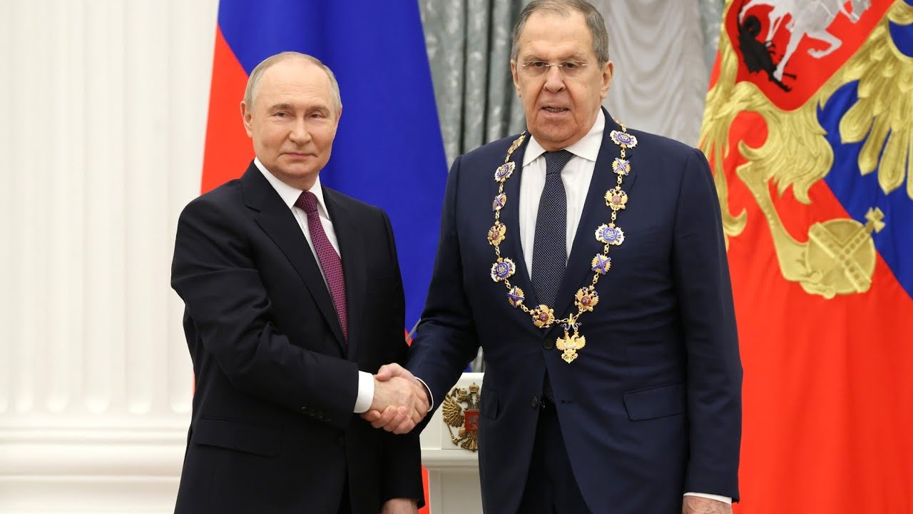 Владимир Путин вручил Сергею Лаврову высшую награду России — орден Святого Андрея Первозванного