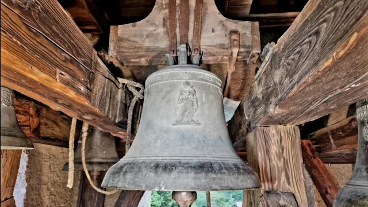Gais (Südtirol) Plenum der Filialkirche zur hl. Mariä Heimsuchung bei Schloss Neuhaus (Handläuten)