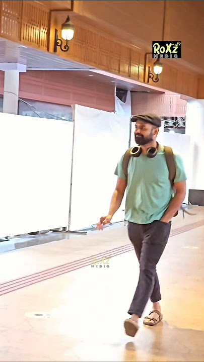 സിമ്പിൾ ലുക്കിൽ നടന്നു പോകുന്ന പ്രണവ് മോഹൻലാൽ 😍❤️🤩#PranavMohanlal #Pranav #Mohanlal