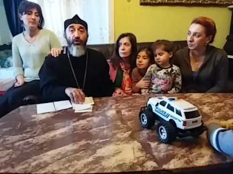 დეკანოზი გიორგი სხირტლაძე   სახლის კურთხევა