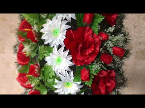 Ритуальный траурный похоронный украшенный венок