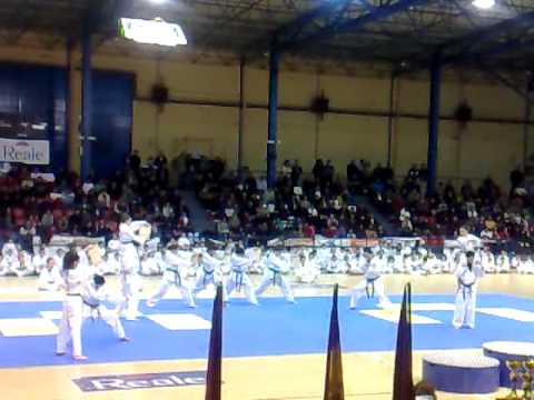 Exhibicin Gimnasio Victoria - Campeonato Taekwondo...