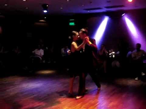 Lucas Molina Gazcón y Judit Somos, El Yeite Tango Club, 23-10-2014 (3), milonga