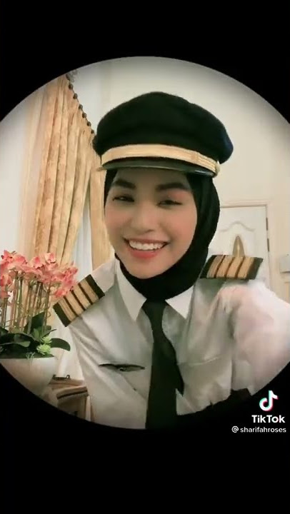 Captain Daneena  👩‍✈️