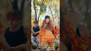 - Yonca Evcimik “Lambada”