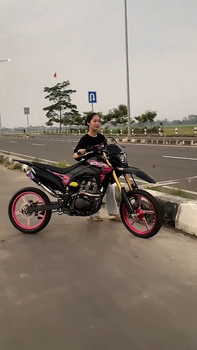 cewek cantik 🥰😍 naik crf surex Supermoto herex style #crfsupermoto #crfsurex #storywa #shorts