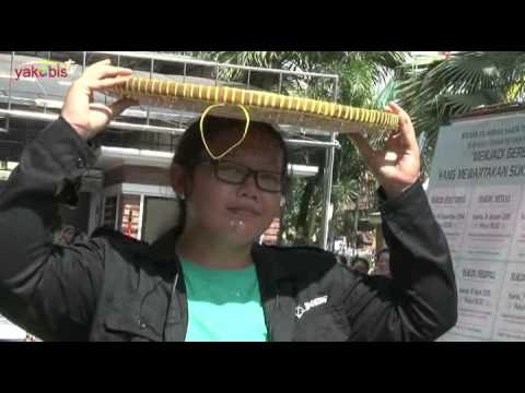 Goyang Bakiak. Bersama Umat Paroki Kelsapa Surabaya. PestaHUT Paroki ke 200