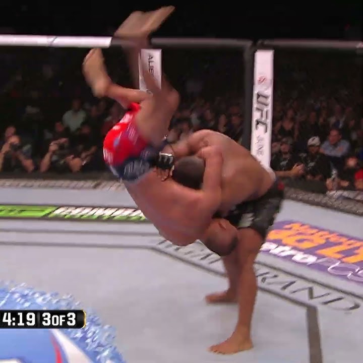 Daniel Cormier was BULLYING Dan Henderson 🤬 #ufc