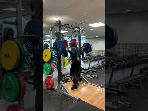 16 year old student squats 120kg after injury #bodybuilding #gym #motivation #squat