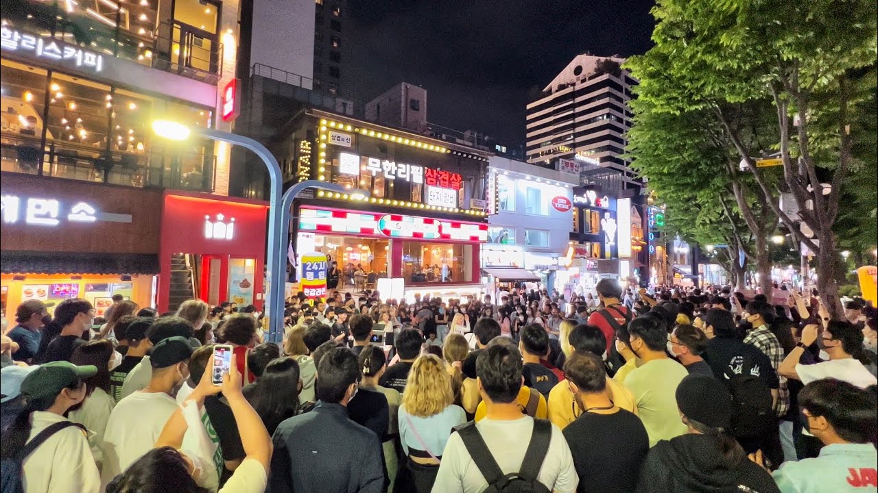 [4K SEOUL] 주말 홍대 밤거리 풍경 | Hongdae Street Night | Recommended places to ...