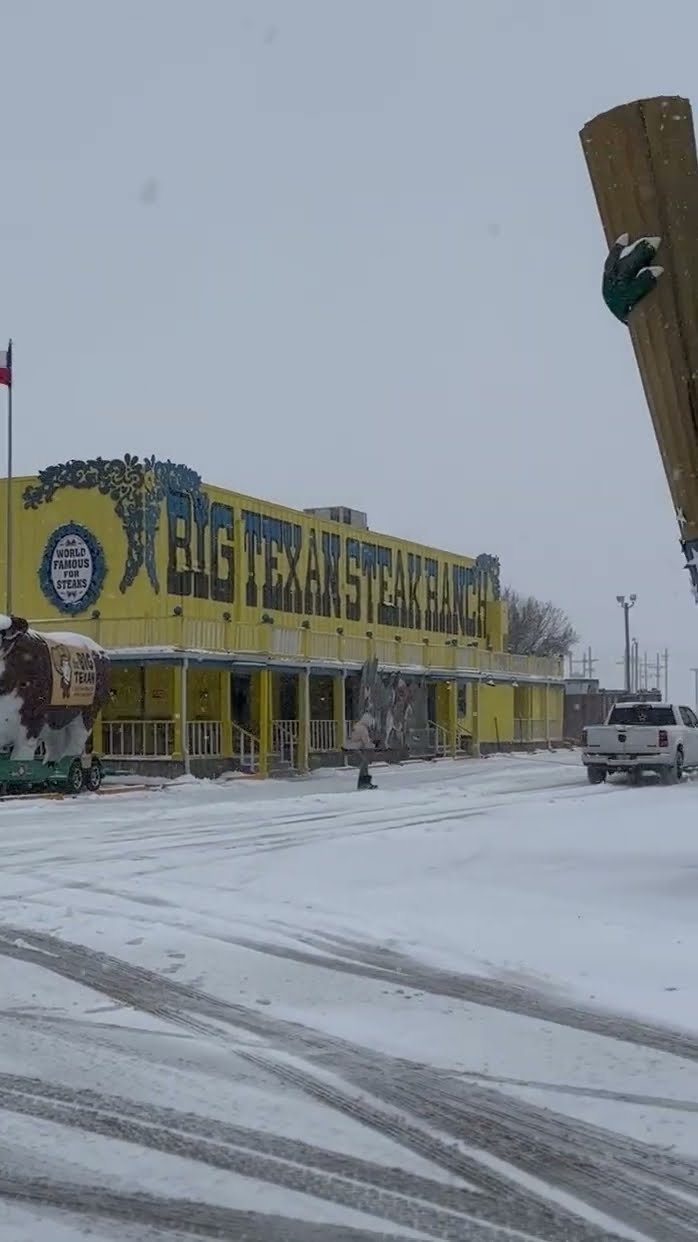 Big Texan Snowboarding || ViralHog
