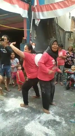 lomba joget balon lucu