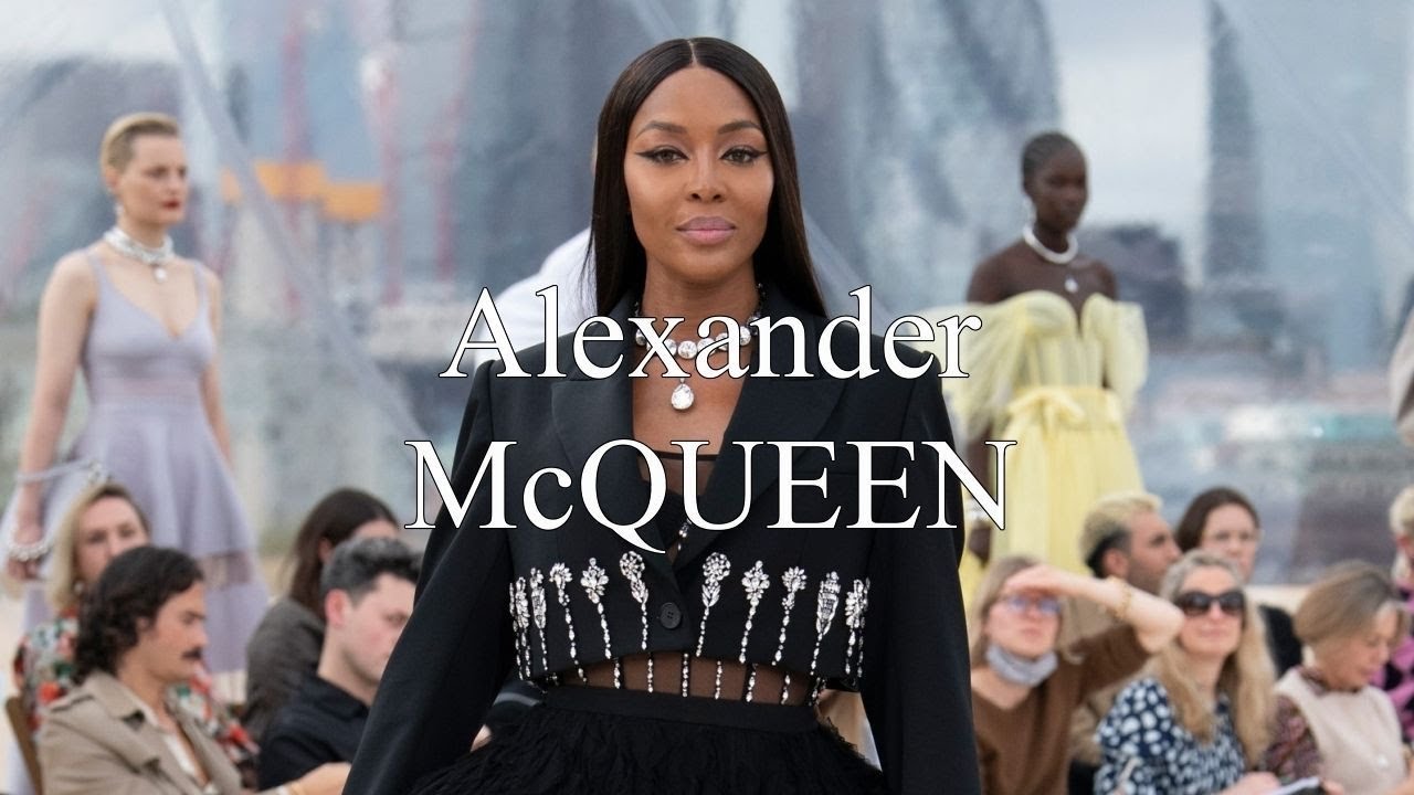 Alexander McQueen SS 2022 Womenswear (Naomi Campbell, Sora Choi, Anok Yai…)  