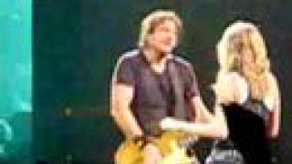 Carrie Underwood &amp; Keith Urban-Stop Dragging My Heart Around