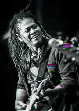 STORY WA TERTANAM//TONY Q RASTAFARA