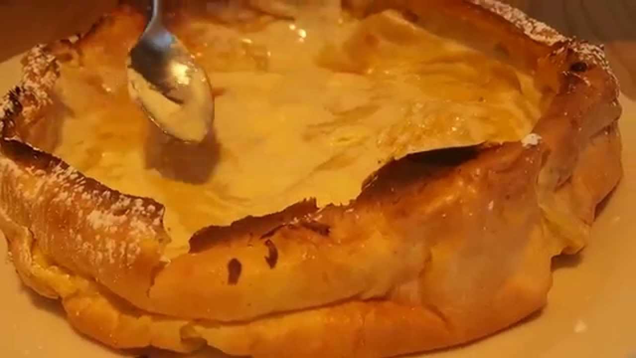 オリジナルパンケーキハウス 原宿店ダッチベイビー オーブンでじっくり焼き上げたジャーマン生地のパンケーキです ホイップ バター レモン 粉砂糖付 Youtube