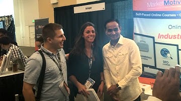 Avinash Kaushik, Web Analytics Expert, Signing Copies of His Book: Web Analytics 2.0