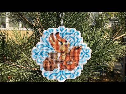 Вышивка на пластиковой канве Белка от Екатерины Немшиловой 1 4 и 3 4 креста на пластиковой канве 