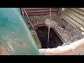 Urgente todos los pozos de mi aldea se están secando hay que escarbarlo más pero sale caro