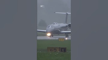 Skilled Pilots: Storm Landing at Bern Airport! 🌧️👨‍✈️💪