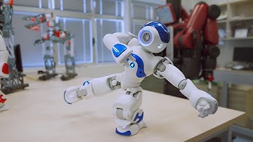 AI Robot shows TechTalk Host Jonny Caplan how to do Thai Chi! Never seen a robot move like this!🤖