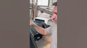 Перетяжка торпедо Alfa Romeo Spider натуральной кожей Nappa и алькантарой начало работы Shorts 