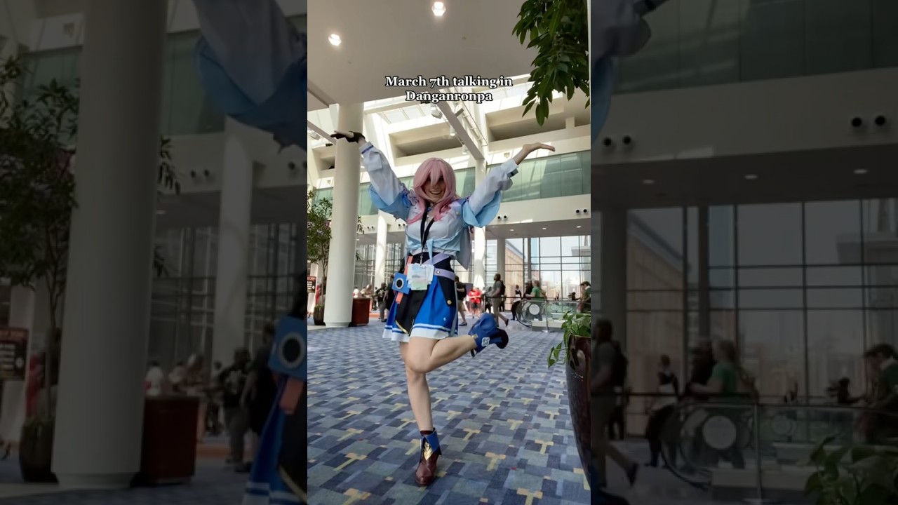 The people glitching in and out in the background LOL #cosplay #cosplayer #march7th #hsr #hsrcosplay