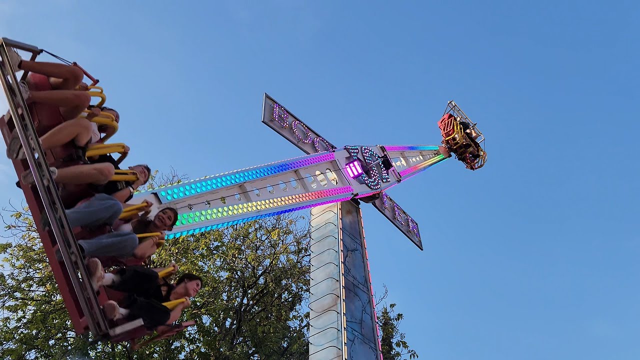 Atrakce Booster Maximum Off-Ride | Salvátorská pouť Chrudim 2025 - YouTube