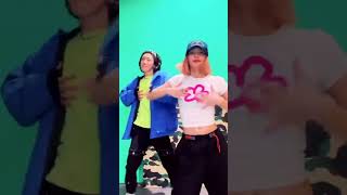 LISA \u0026 Winner's HOONY dancing to \