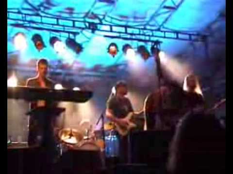 Obejrzyj Hello/Goodbye live w YouTube