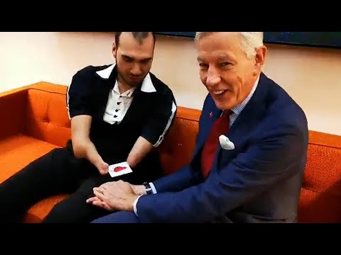 دزدیدن کارت از سفیر کانادا