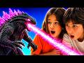 Dani y Evan y GODZILLA 🦖 , el rey de los Monstruos!!  🎮🔥