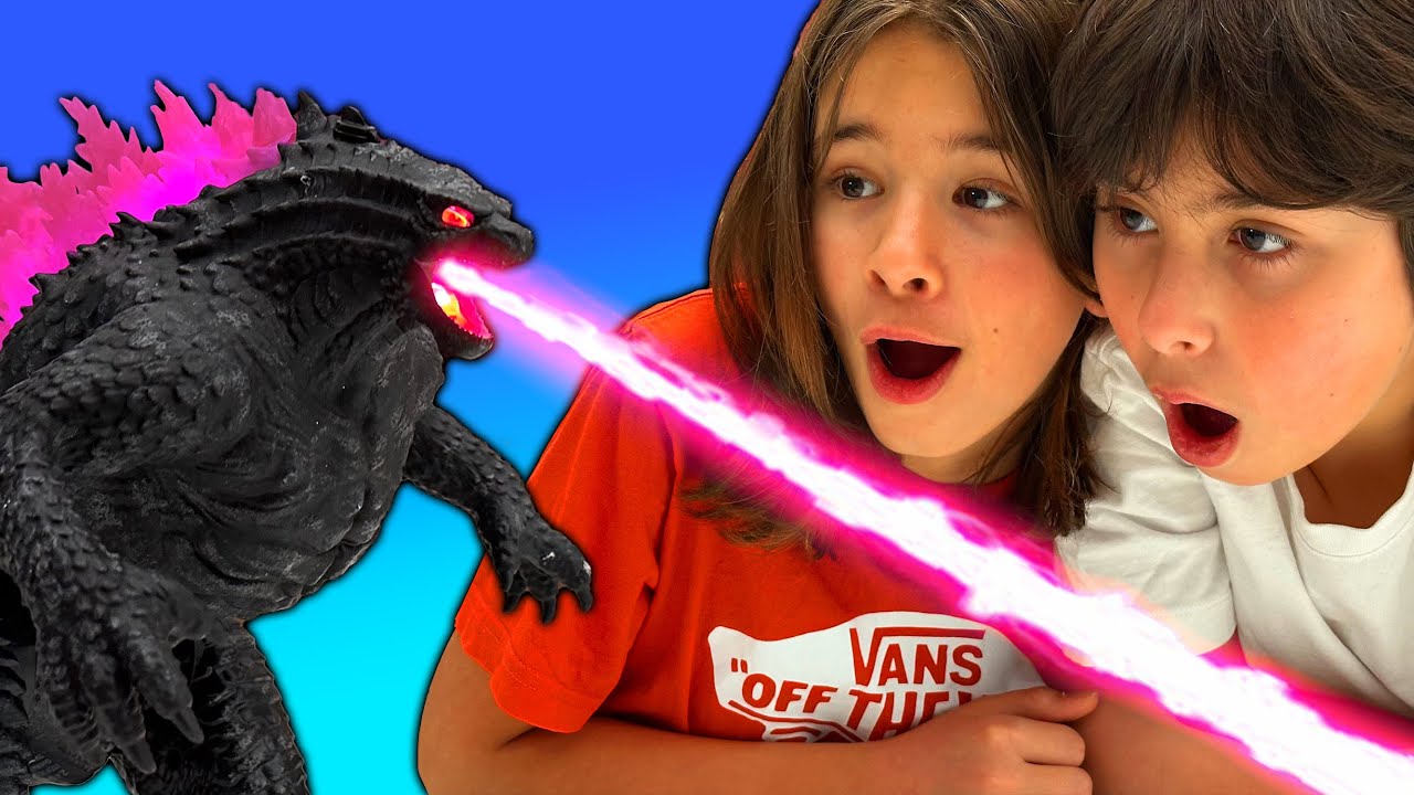 Dani y Evan y GODZILLA 🦖 , el rey de los Monstruos!!  🎮🔥