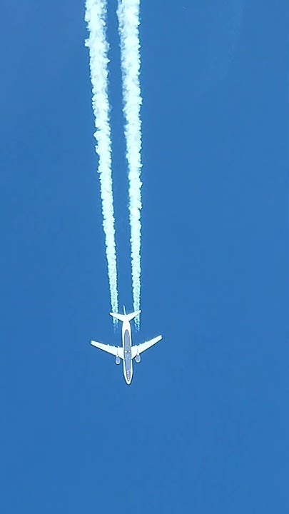 Takie spotkanie na wysokości przelotowej #kokpit #boeing #lotnictwo ...