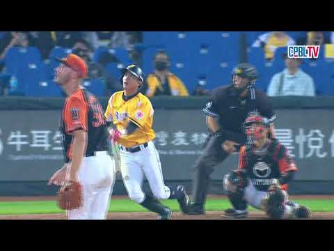 04/13 統一 VS 中信 三局下，岳政華本季首轟出爐！是一發追平比分的全壘打！
