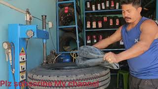 Pikup Ka Tyre Fitting || How To Change Tyre Of Bolero Pikup ||How To Change Bolero Pikup Tyre ||