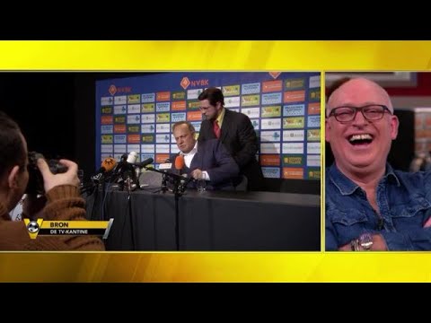 Gijp geniet van Dick Advocaat-imitatie - VOETBAL INSIDE