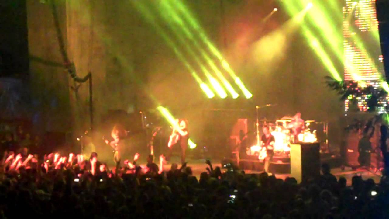 Alice in Chains Rooster/Outro/GUITAR PICK CONFETTI! (Pinewood Bowl