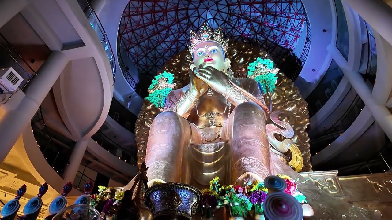 Зулын 25 буюу Богд ламын дүйчэн өдрийн хурал маань  өргөн дэлгэр буяныг цогцлоож гадааллаа.