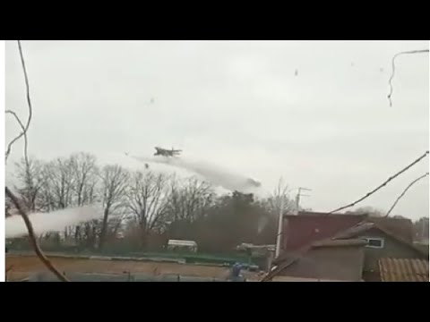 🔴 Russian War In Ukraine - Russian Low Altitude Airstrike Nearly Hits House With Family Inside